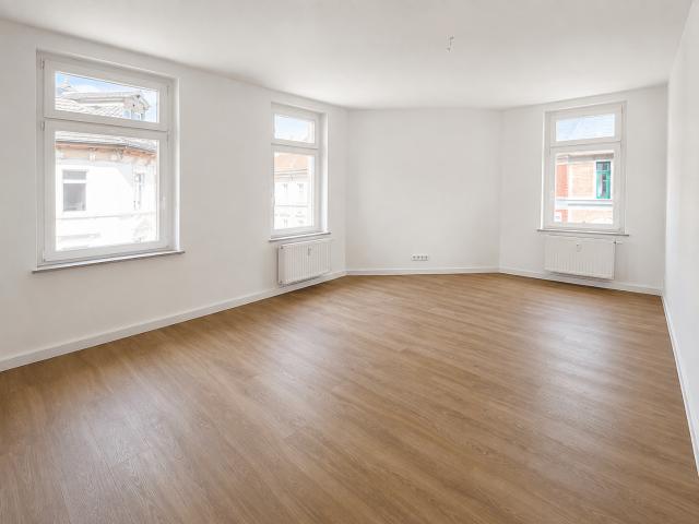 Markkleeberg 3 Zimmer Wohnung lichtdurchflutet, neu saniert, Badewanne