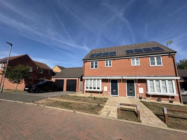 Markham Avenue, Peterborough 3 bed semi detached house to rent £1,300 pcm £300 pw