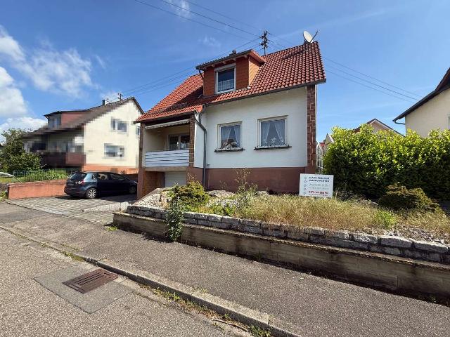 Marko Winter Immobilien Aglasterhausen: Einfamilienhaus mit Balkon, Terrasse und Grundstück