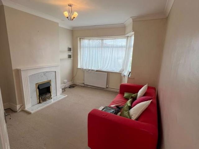 Marks Avenue, Dartford DA11, 2 bed maisonette to rent, £1,450 pcm | PrimeLocation