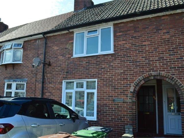 Markyate Road, Dagenham, RM8 2 bed terraced house to rent £1,750 pcm £404 pw