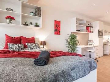 Marland House, Southampton Has an Apartment