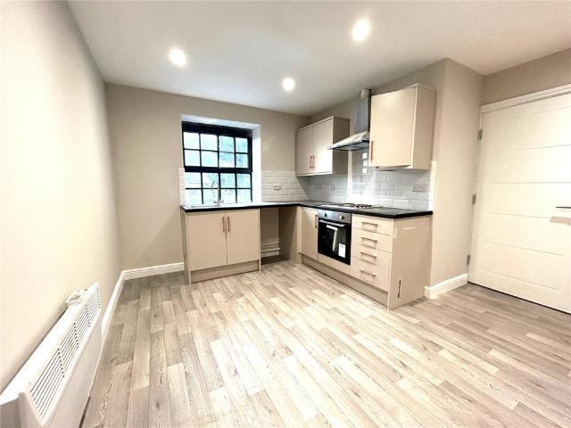 Marlborough Court, The Halve 1 bed apartment to rent £850 pcm £196 pw