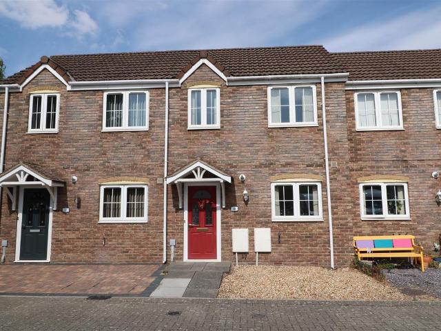 Marlborough Court, Fore Street, Westbury BA13, 3 bed terraced house to rent, £1,300 pcm | PrimeLocation
