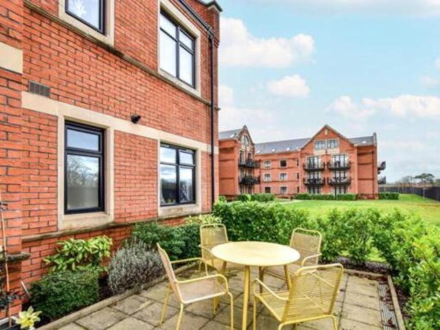 Marlborough Drive, Bushey, 2 Bedroom Maisonette