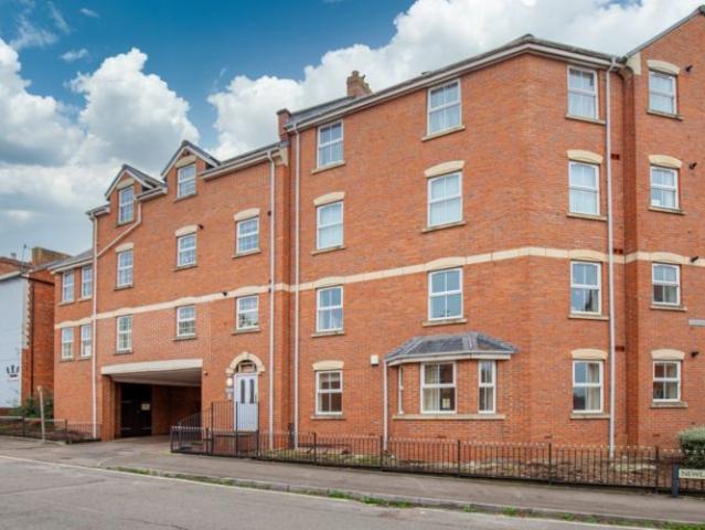 Marlborough House, Banbury OX16, 2 bed flat to rent, £1,250 pcm | PrimeLocation