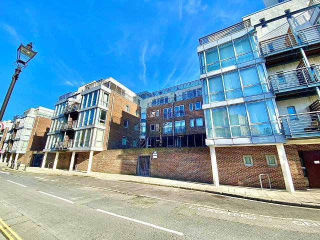 Marlborough House, Portsmouth PO1 2 bed apartment to rent £1,550 pcm £358 pw