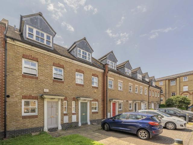 Marlborough Mews, Brixton SW2, 3 bed terraced house to rent, £3,700 pcm | PrimeLocation