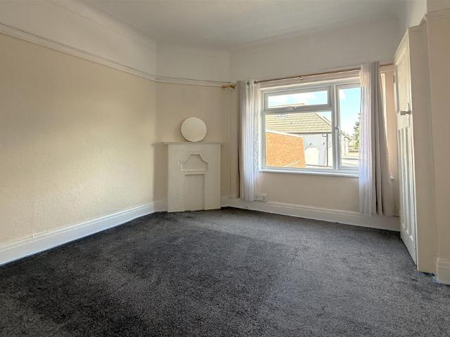 Marlborough Parade, Hillingdon, Uxbridge UB10, 4 bed flat to rent, £1,950 pcm | PrimeLocation