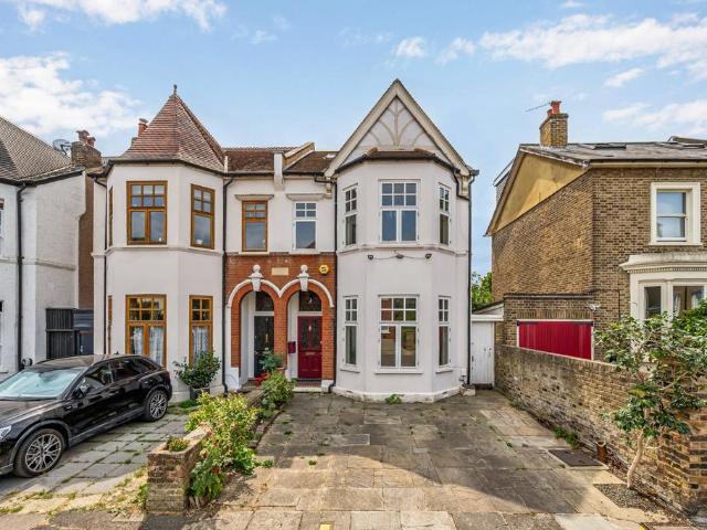 Marlborough Road, London, W5 5 bed semi detached house to rent £6,500 pcm £1,500 pw