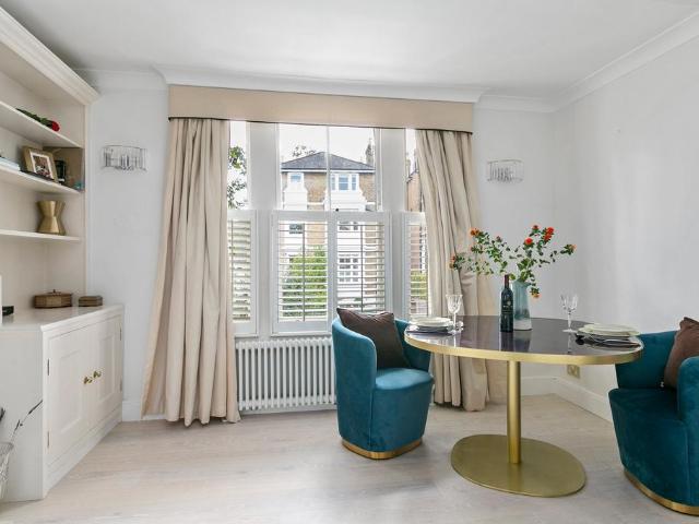 Marlborough Road, Richmond TW10 2 bed flat to rent £3,000 pcm £692 pw
