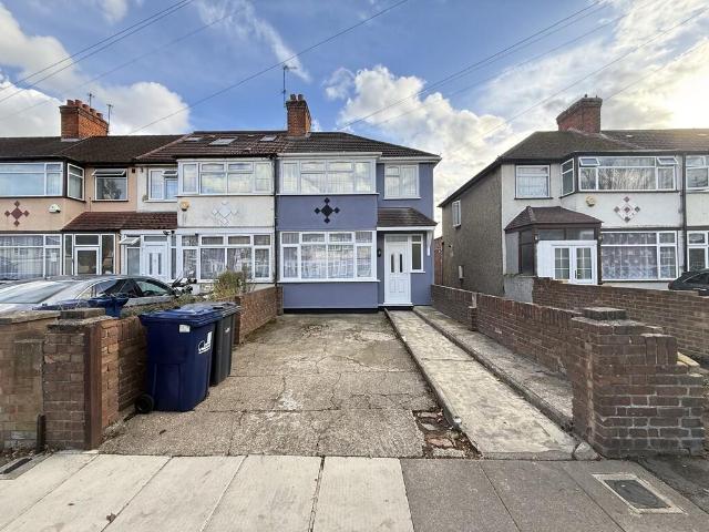 Marlborough Road, Southall 3 bed semi detached house to rent £2,500 pcm £577 pw