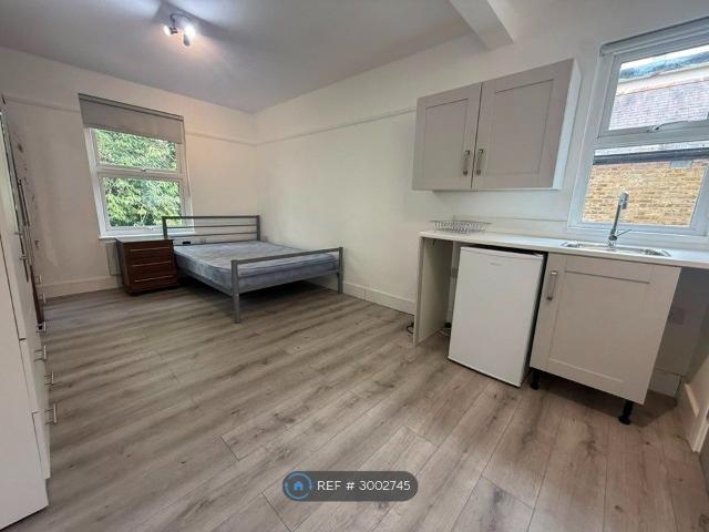 Marlborough Road, Watford WD18, Studio to rent, £950 pcm | PrimeLocation