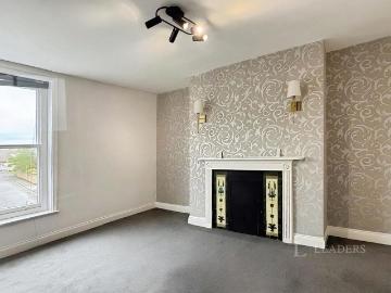 Marlborough Street, Faringdon. 2 bed flat to rent £1,050 pcm £242 pw