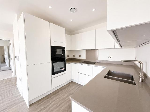 Marleigh, Cambridge CB5, 2 bed flat to rent, £2,325 pcm | PrimeLocation