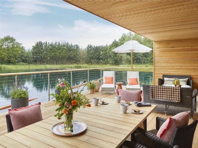 Marley View, Coln Waters, Lechlade. 3 bed penthouse to rent £10,500 pcm £2,423 pw
