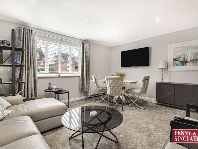 Marlow Court, All Hallows Road RG4, 2 bed flat to rent, £1,450 pcm | PrimeLocation