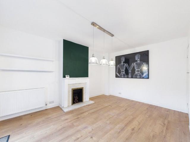 Marlow Crescent, Twickenham, TW1