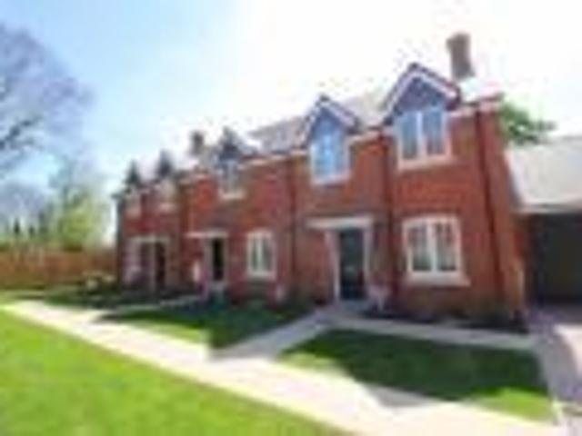 Marlow Green, Bishops Itchington, CV47 3 bed terraced house to rent £1,395 pcm £322 pw