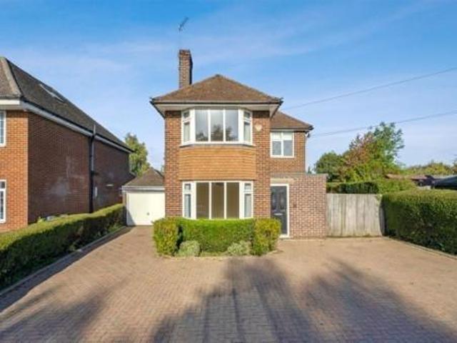 Marlow Road High Wycombe HP11 3 bed detached house to rent £2,250 pcm £519 pw