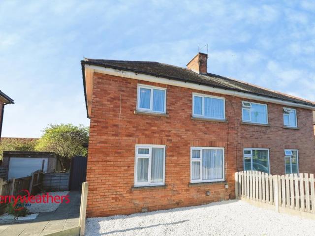 Marlowe Drive, Herringthorpe. 3 bed semi detached house to rent £825 pcm £190 pw