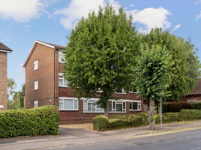 Marlowe House, Durham Road, London SW20, 2 bed flat to rent, £2,150 pcm | PrimeLocation