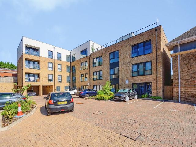 Marlowes, Hemel Hempstead HP1, 1 bed flat to rent, £1,300 pcm | PrimeLocation