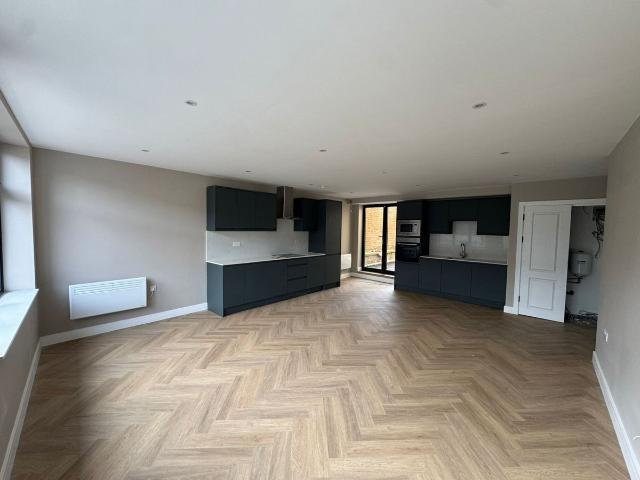 Marlowes HP1, 3 bed flat to rent, £2,100 pcm | PrimeLocation