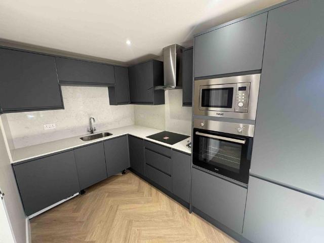 Marlowes, HP1 2 bed flat to rent £1,749 pcm £404 pw