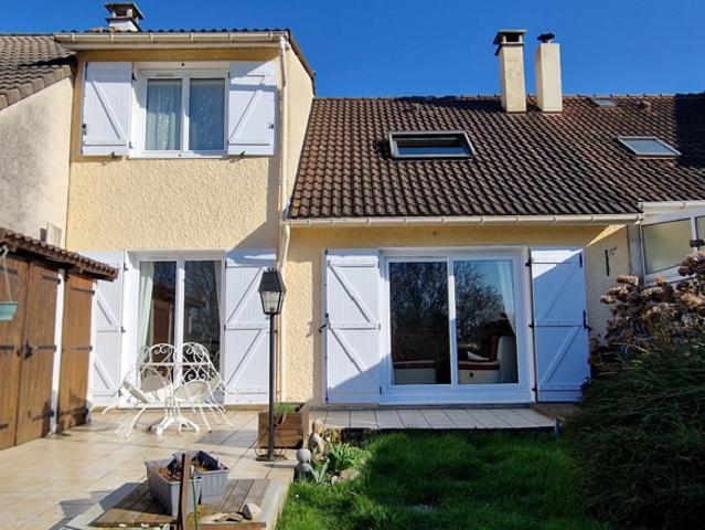 MARLY LA VILLE CHARMANTE MAISON DE 109 M2 AVEC TROIS CHAMB