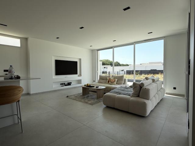 Marly Maison contemporaine d'exception face au golf Piscine, 190 m2 et prestations premium