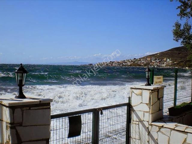 Marmara Adasında Denize Sıfır Emsalsiz Turizm İmarlı