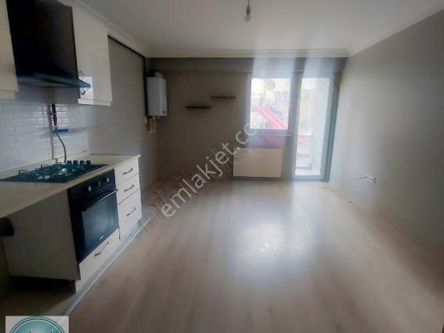Marmara Arş.ve Metro Karşısı Site İçi 1+1