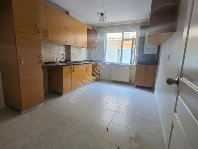 Marmara Hast. Metroya Yürüme Mesafesi 3+1 Kiralık 125m2 Daire