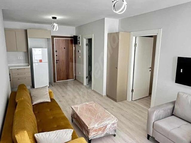MARMARA ÜNİ YANINDA EŞYALI 1+1 SIFIR BİNA,TERASLI,HAVUZ,GÜVENLİK