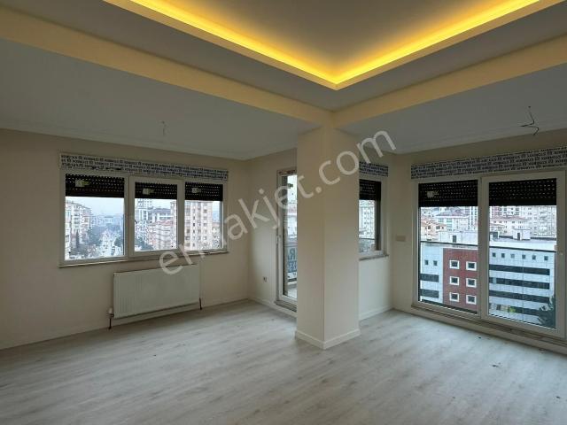 Marmara Üniversitesi Karşısı, Cadde Cepheli, Sıfır, Arakat