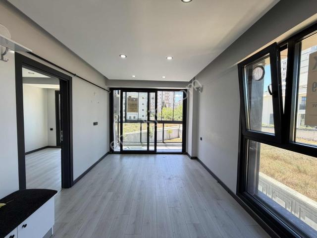 Marmaragazın Yanında Arakat Site İçerisinde 1+1 Daire