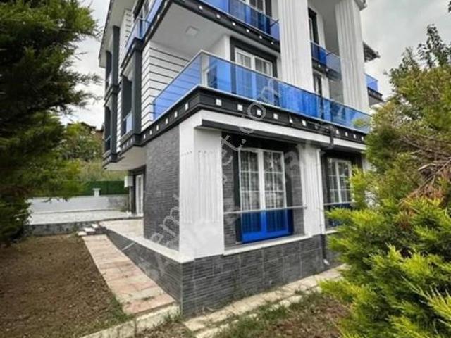 Marmaraereğlisi'nde Deniz Manzaralı, İskanlı 6+3 Villa