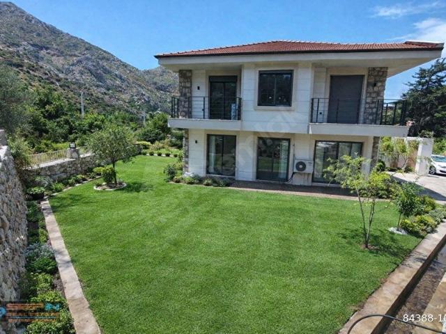 Marmaris Turunç Dereözü mevkii Doğanın kalbinde Satılık Villa