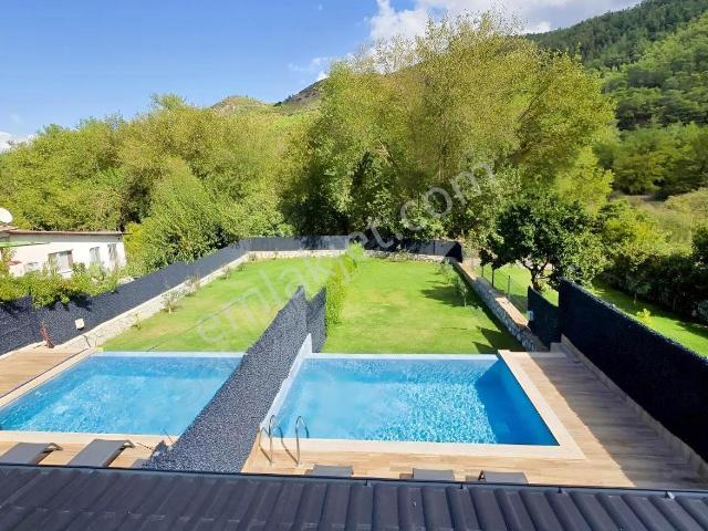 Marmaris Çamlı Köyünde Satılık Havuzlu Müstakil Villa