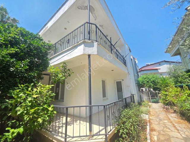 Marmaris Armutalan Da Havuzlu Sitede Satılık 3+1 Geniş Villa