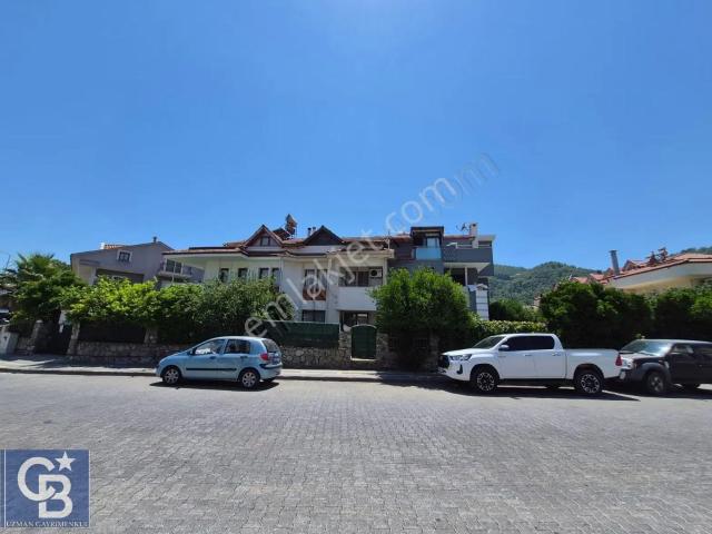 Marmaris Armutalan Çok Yönlü Kullanıma Uygun 4+1 Tripleks Villa