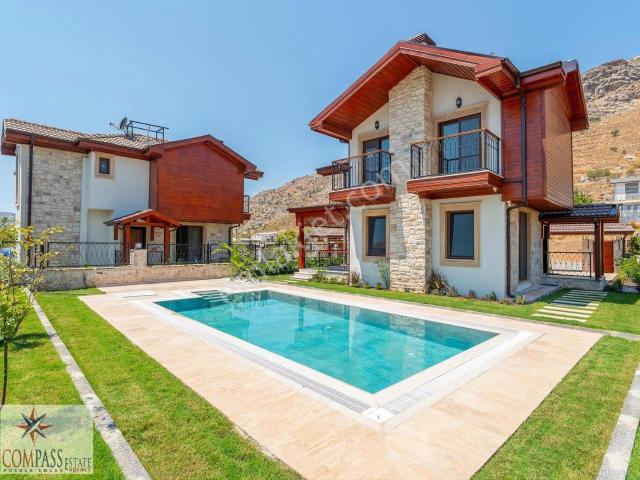 Marmaris Bozburun'da Satılık Yüzme Havuzlu 3+1 Müstakil Villa