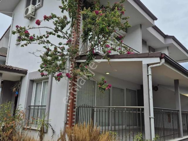 Marmaris Gölenye'de Geniş Balkonlu Kiralık 3+1 Villa