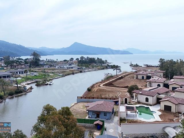 Marmaris Hisarönü mevkii Denize Sıfır Full Eşyalı Sıfır Villa