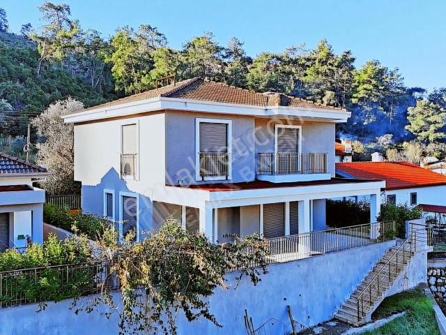 Marmaris Hisarönü'nde 5+1 Tam Müstakil Lüks Tripleks Villa!