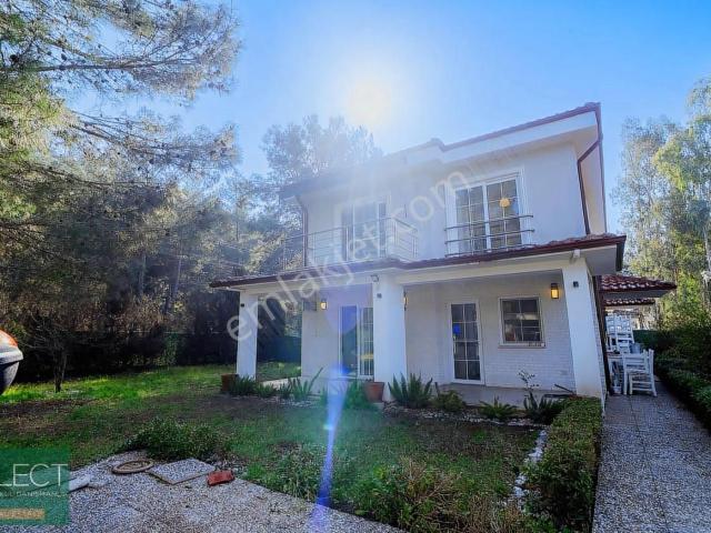 Marmaris Hisarönü'nde Doğa İle İç İçe 3+1 Bitişik Nizam Villa