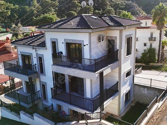 Marmaris İçmeler'de 4+1 Satılık Sıfır İkiz Villa