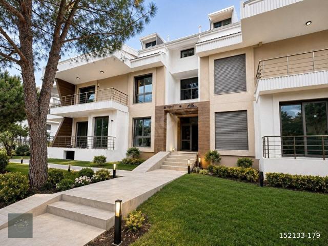 Marmaris İçmeler'de Sıfır 4+1 Kapalı Otoparklı Şık Dubleks Daire