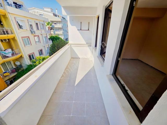 Marmaris Kemeraltı Plaja 100 Metre Kiralık Ara Kat 2+1